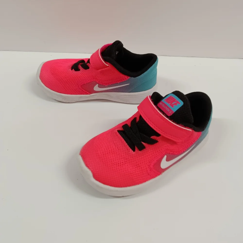 Nike Revolution 3 Toddler Sneakers Racer Pink & Chloribe Blue Size 6C